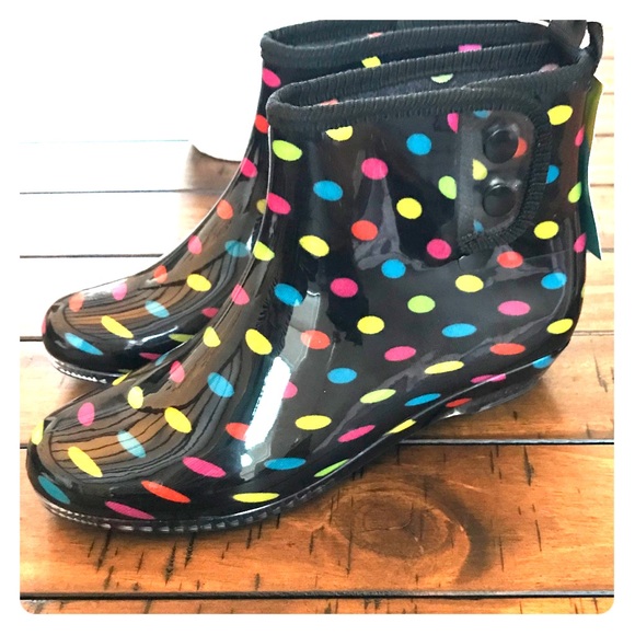 ankle cut rain boots